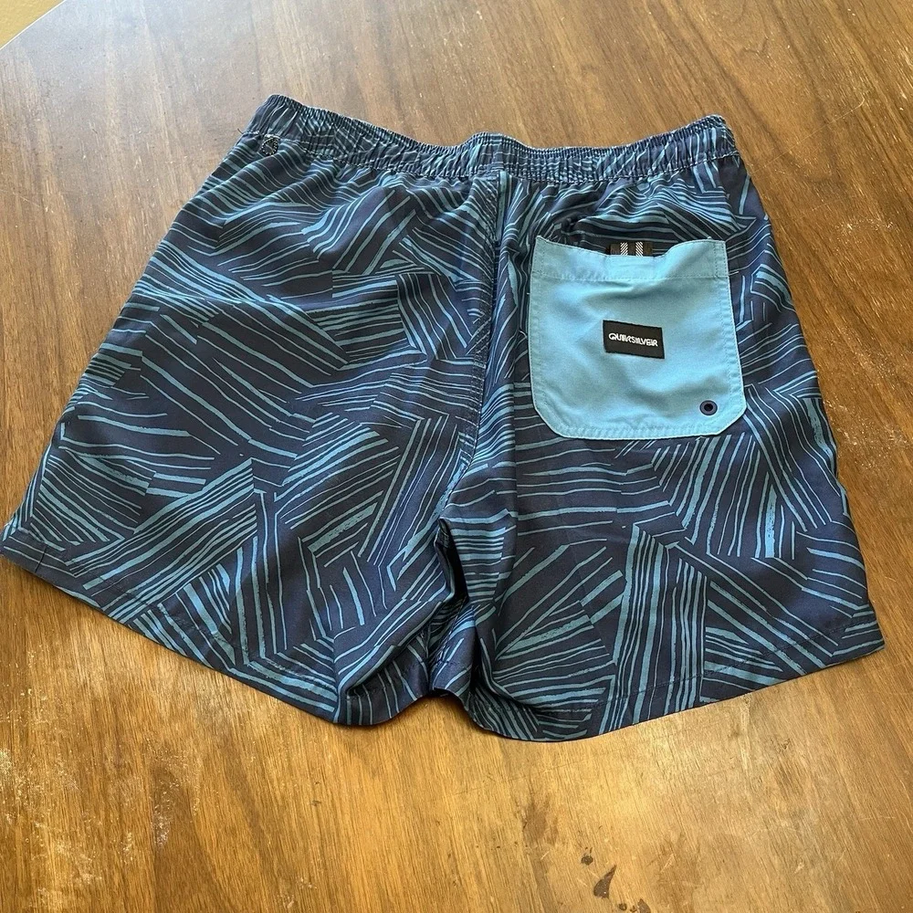 Quiksilver Volley Shorts Mens Medium Psychedelic Surf Swim Trunks Retro PrintAnd